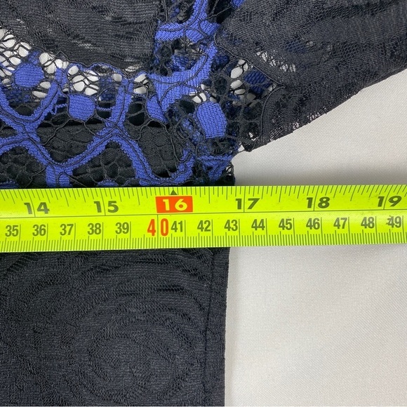 Gabby Skye Dress Size 4 Lace A-Line Long Sleeve‎ Lined Purple/Black Pullover - Picture 10 of 15